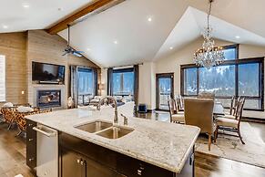 New Luxury 3bdr Townhome/stunning Decor, Mountain Views 3 Bedroom Town