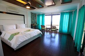 Manarra Seaview Resort