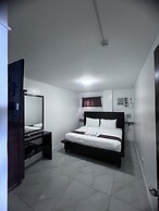 Manarra Seaview Resort