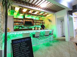 Manarra Seaview Resort