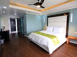 Manarra Seaview Resort