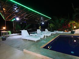 Manarra Seaview Resort