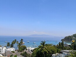 Manarra Seaview Resort