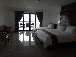 Manarra Seaview Resort