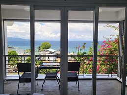 Manarra Seaview Resort