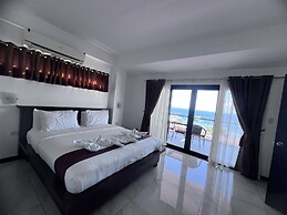 Manarra Seaview Resort