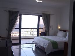 Manarra Seaview Resort