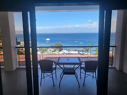 Manarra Seaview Resort