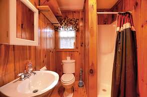 Cute On The Creek 1 Bedroom Cabin by Redawning