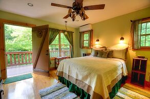 Cute On The Creek 1 Bedroom Cabin by Redawning