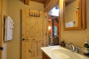 Soaring Eagle 1 Bedroom Cabin by Redawning