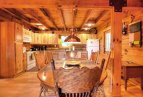 Moonshiner's Hideaway 2 Bedroom Cabin by Redawning