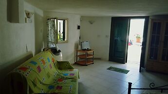 Beach Front Studio Apartment Tonnarella