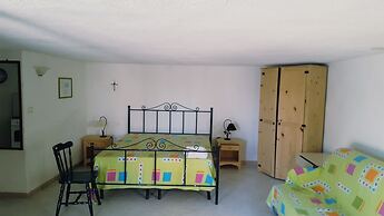 Beach Front Studio Apartment Tonnarella