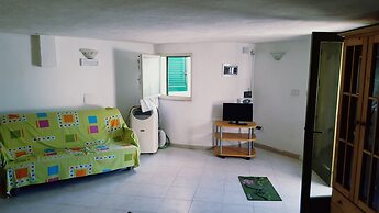 Beach Front Studio Apartment Tonnarella