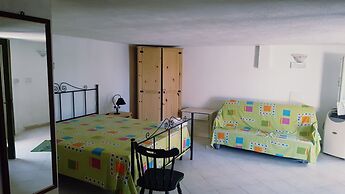 Beach Front Studio Apartment Tonnarella