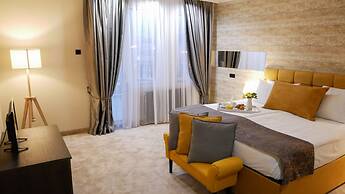 Riverside Boutique Hotel