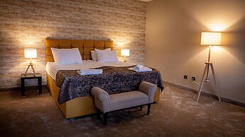 Riverside Boutique Hotel