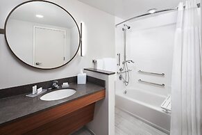 Fairfield Inn & Suites by Marriott Louisville Northeast