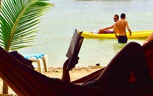 Media Luna Hostel Baru