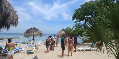 Media Luna Hostel Baru