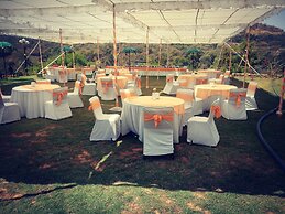 Toppers corner-A Boutique Garden Resort