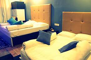 Toppers corner-A Boutique Garden Resort