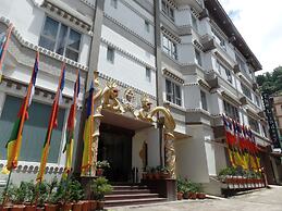 The Lindsay Cheu Den