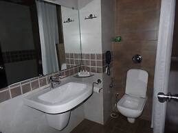 The Lindsay Cheu Den