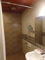 The Lindsay Cheu Den