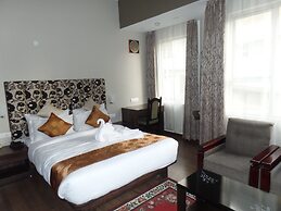 The Lindsay Cheu Den