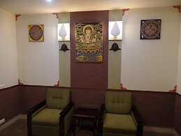 The Lindsay Cheu Den