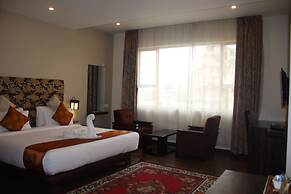 The Lindsay Cheu Den