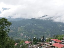 The Lindsay Cheu Den