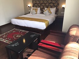 The Lindsay Cheu Den