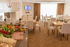 Goldhan Hotel