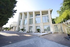 La Villa Resort