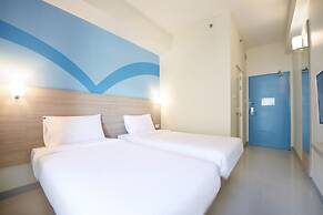 Hop Inn Hotel Aseana City