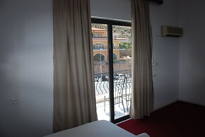 Hotel Freskia