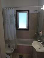 Departamento-casa muy amplio y céntrico.