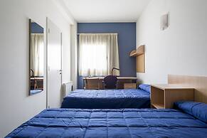 Residencia Universitaria Resa As Burgas - Centro Adscrito a REAJ - Cam