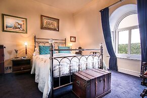 Creston Villa Guest House