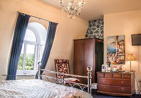 Creston Villa Guest House