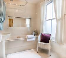 Creston Villa Guest House