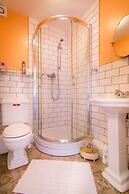 Creston Villa Guest House