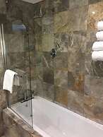 Barncroft Luxury Guest House