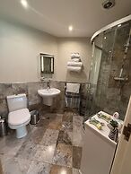 Barncroft Luxury Guest House