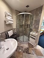 Barncroft Luxury Guest House