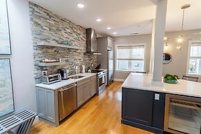 The Newport Lofts - 364 Thames Street