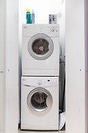 QuickStay Yorkville Condo - Yonge & Bloor